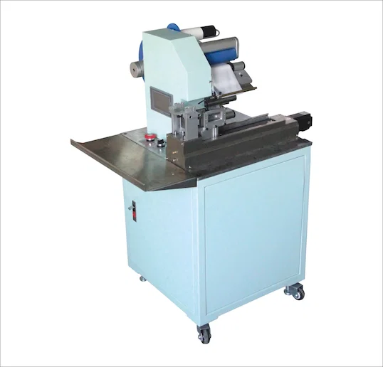 Self-adhesive labeling machine Label folding machine